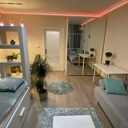 Zrinyi Central Apartman With Free Parking Nyiregyhaza Exterior photo
